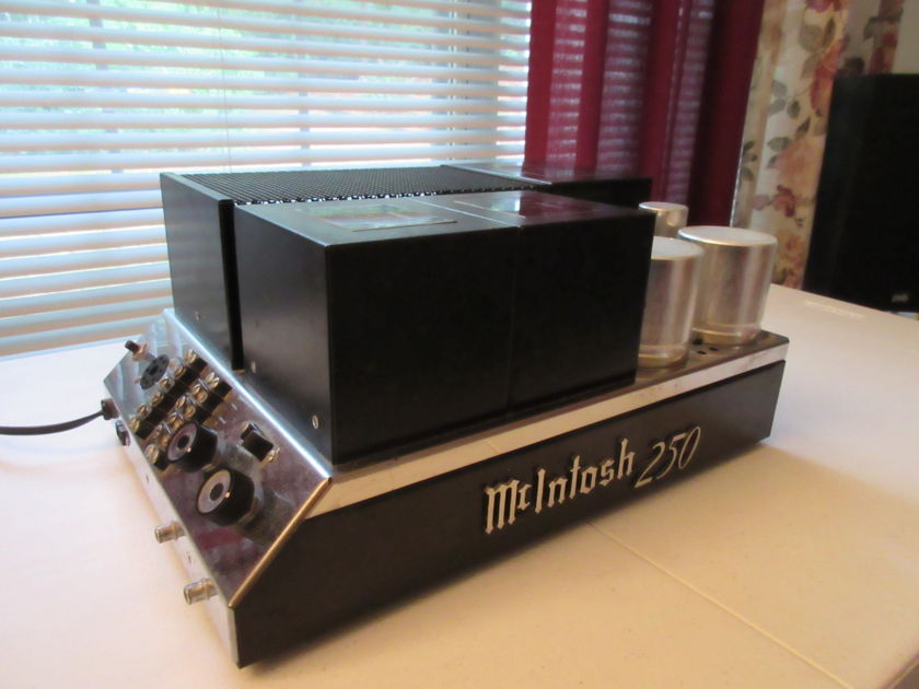 McIntosh MC-250 2ch. amplifier