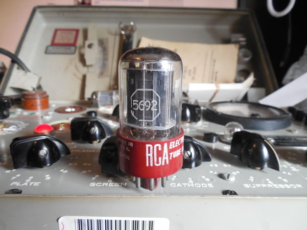 1 1956 RCA RED BASE 10000 HOUR 5692  PREMIUM 6SN7 TUBE