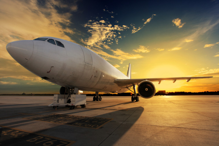 How to Speak With Live Person on American Airlines Support Channels: Phone, Email, and Live Chat