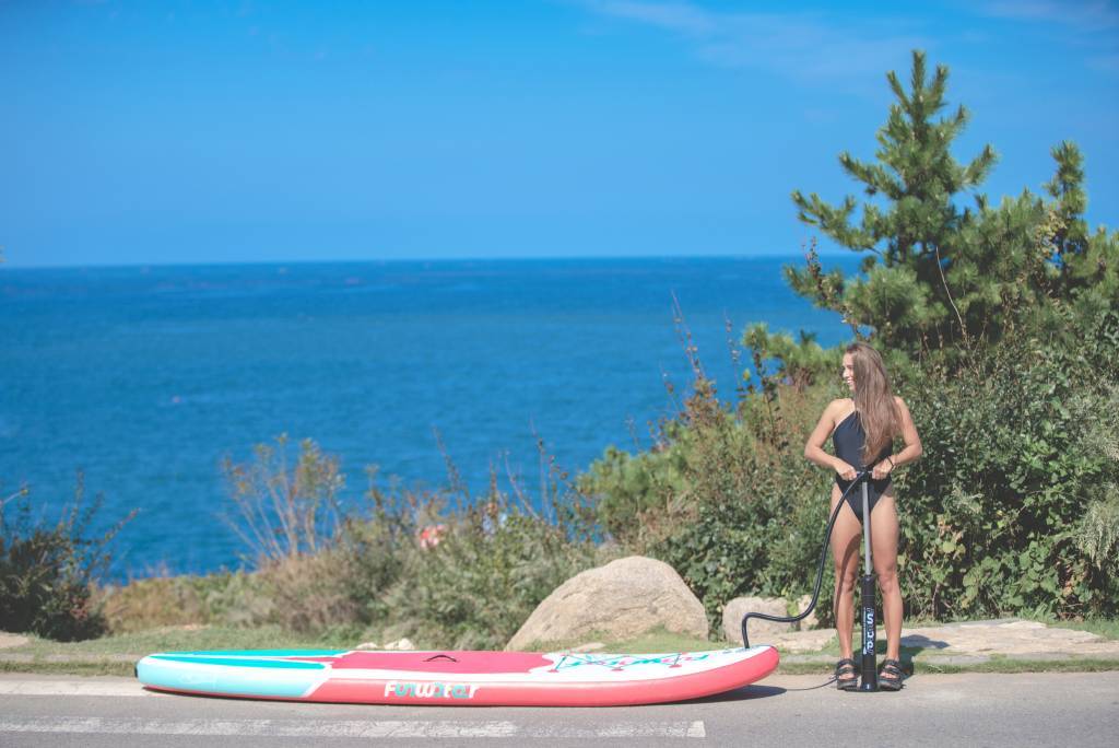 Recommend beginners inflate your inflatable SUP boards in local spot