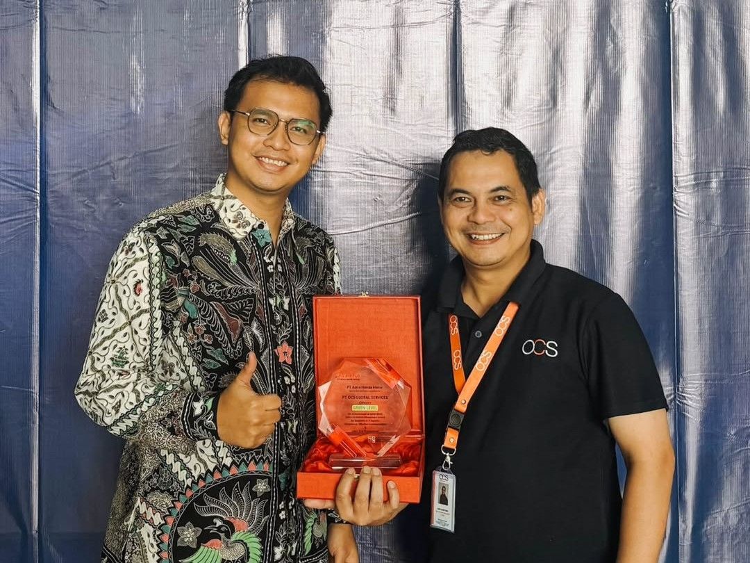 OCS Indonesia Receives Green Level Award in AHM’s Industrial Relation Management Control