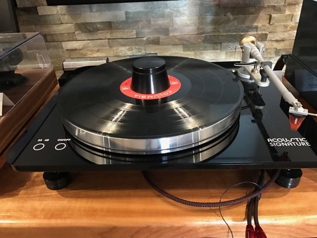 Acoustic Signature WOW Turntable Black Gloss