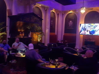 Back lounge