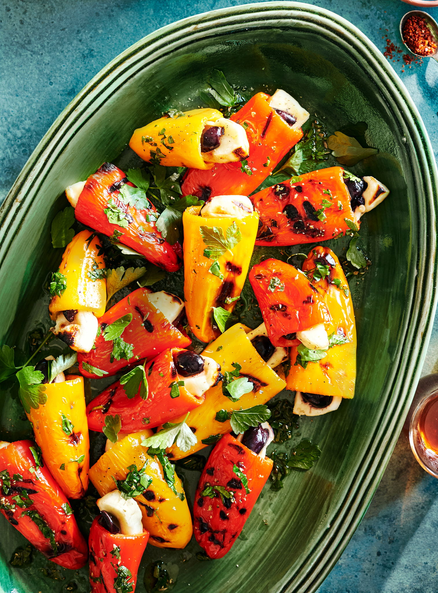 Mini Bell Peppers Stuffed with Halloumi Cheese | RICARDO