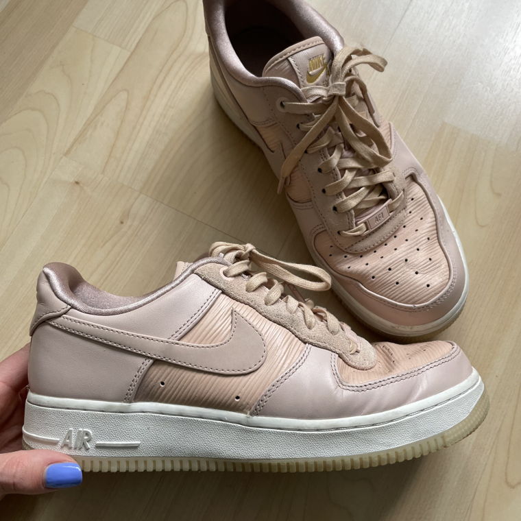 Nike Air Force 1 Rosé Sneaker