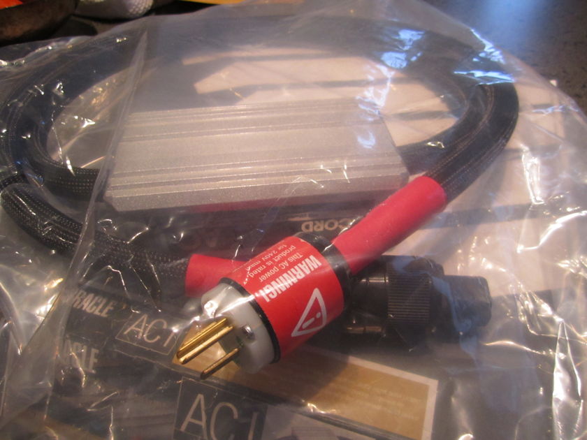 MIT ORACLE AC1 2m 15a Power Cable as new