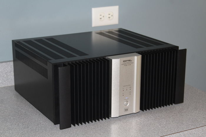 Rotel RMB-1075 five channel power amplifier
