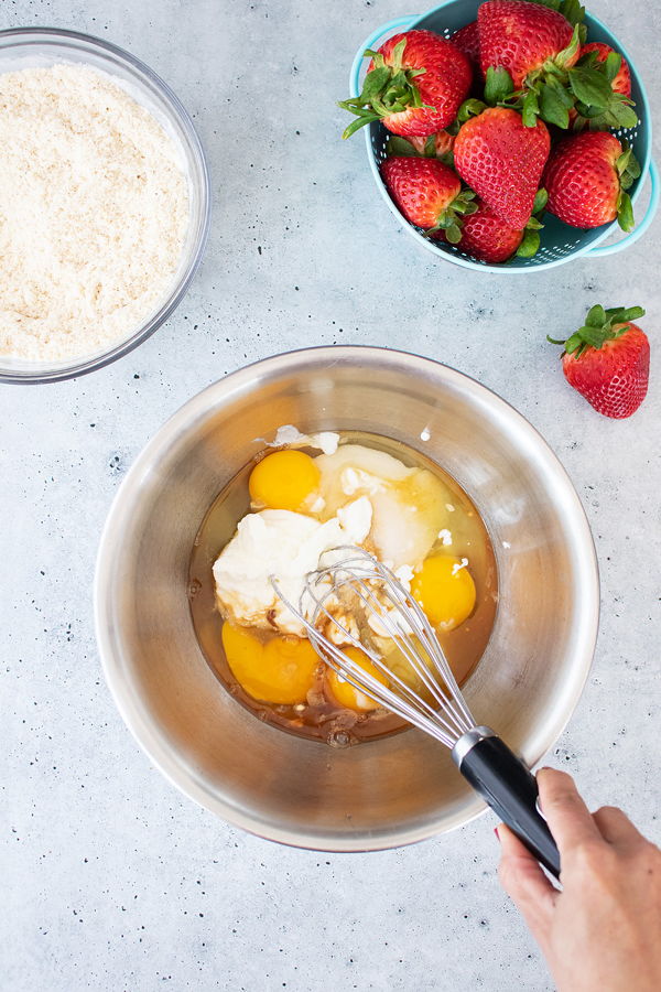 keto strawberry cake