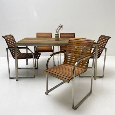 Gartenset im Mach-Stil: Ein Tisch und 5 Stühle