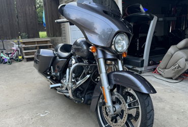 2015 HARLEY-DAVIDSON FLHXS STREET GLIDE SPECIAL (COLOR OPTION) motorcycle for rent near Van Alstyne, TX