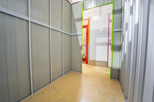 Intérieur d'un box à Cranves-Sales