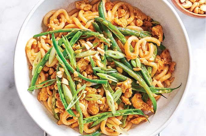 Nouilles udon au tofu et aux haricots verts