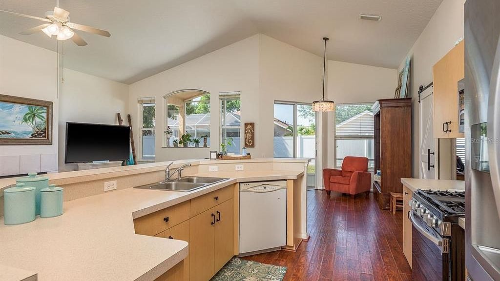 Slideshow image