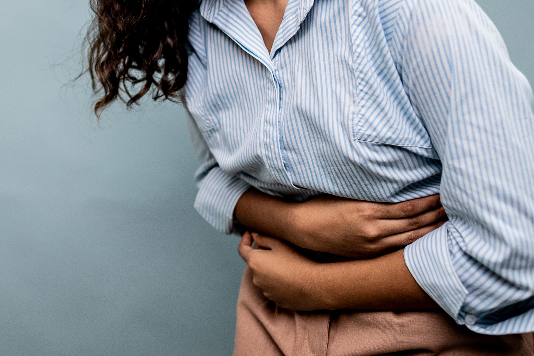 Why Your Stomach Hurts After Eating (& 5 Ways to Fix It)