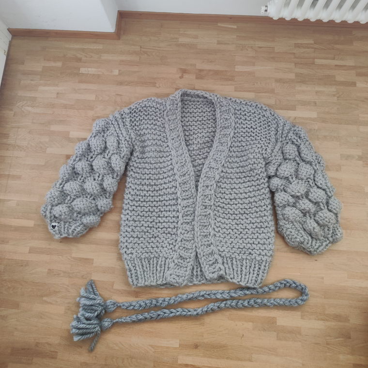 Wool cardigan with bubble sleeves