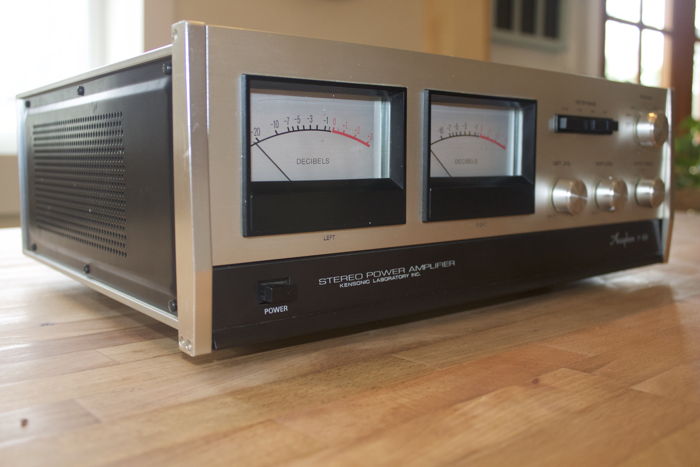 Accuphase P-300 - A real classic - ship worldwide