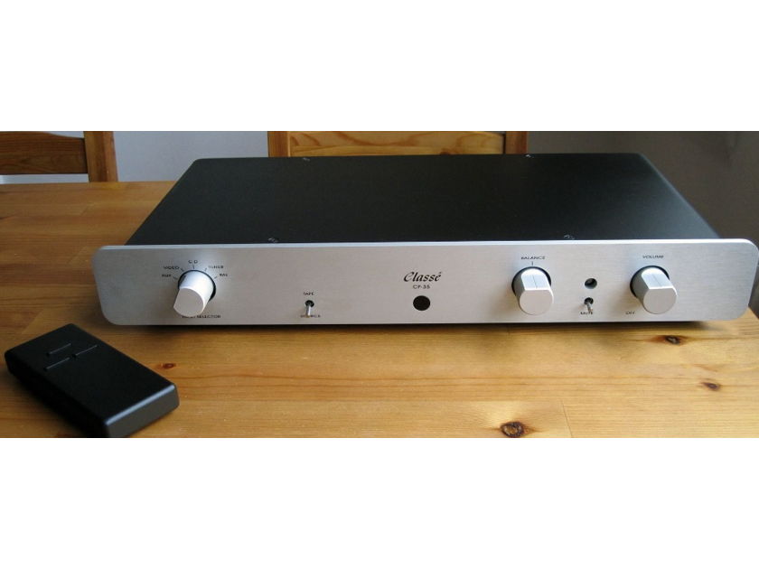 High-End Classe audio model CP35 preamplifier excellent condition w/ remote