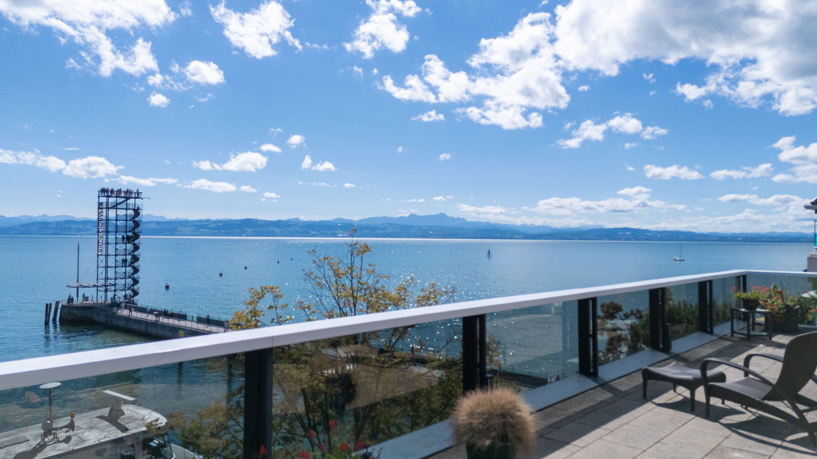 Einzigartiges Penthouse mit unverbaubarem 180° See- &amp; Bergblick