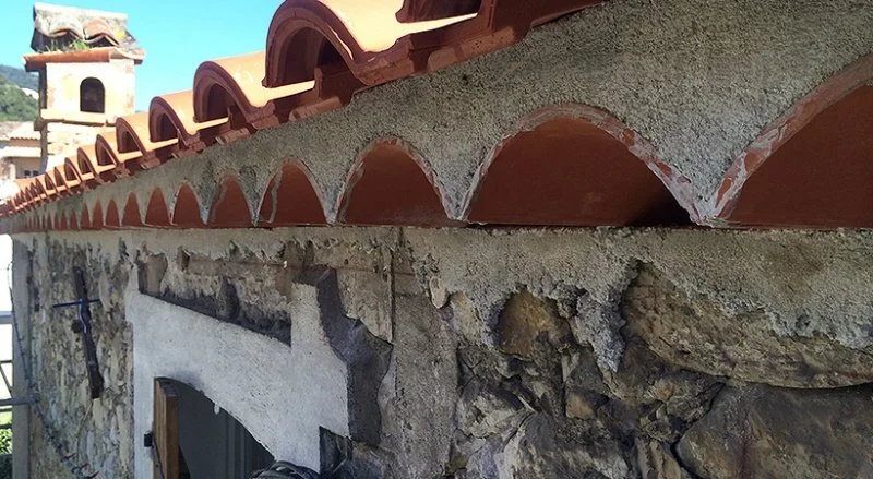 Rénovation de la couverture en tuiles romanes à Menton — photo 4 sur 34 — CEG TOITURE