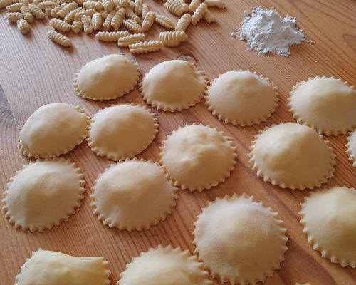 Food experiences Ragusa: Spring menu: 4 courses, appetizer and cooking demo