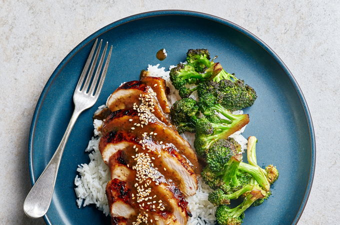 Poulet au soya et à l’érable, brocoli rôti et riz au jasmin