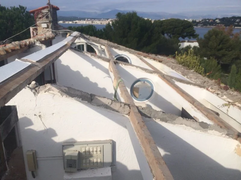 Création d’une charpente traditionnelle métallique — CEG TOITURE, couvreur à Nice