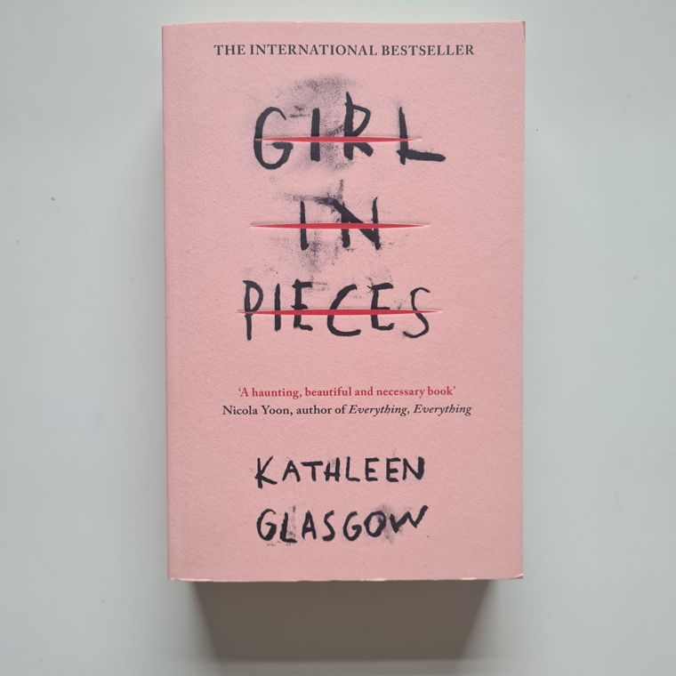 Girl in Pieces - English