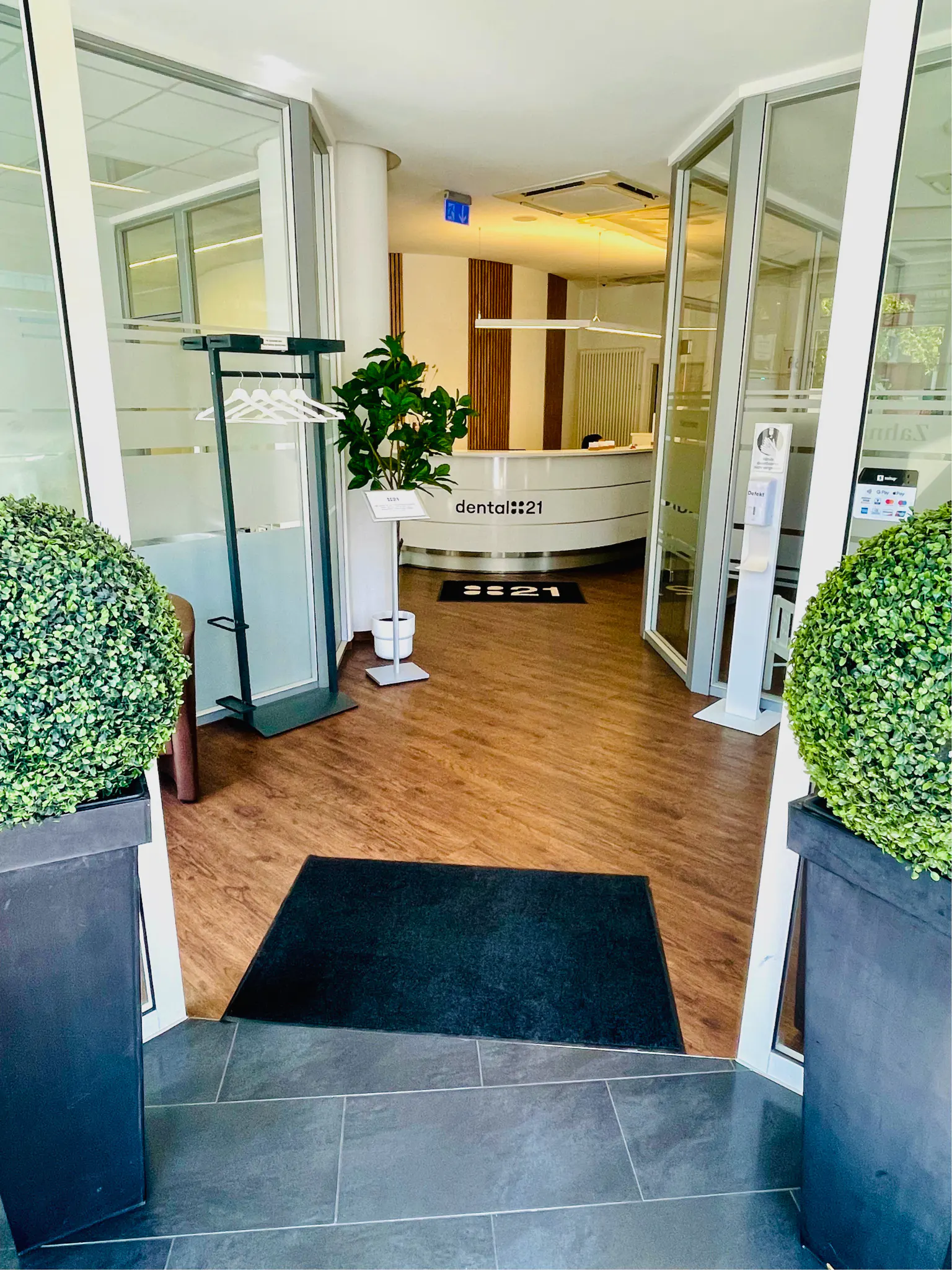 Eingang Dental21 Schöneberg