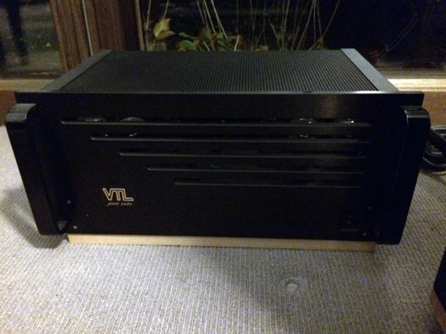 VTL MB-450 Signature Monoblocks Great Condition in Blac...