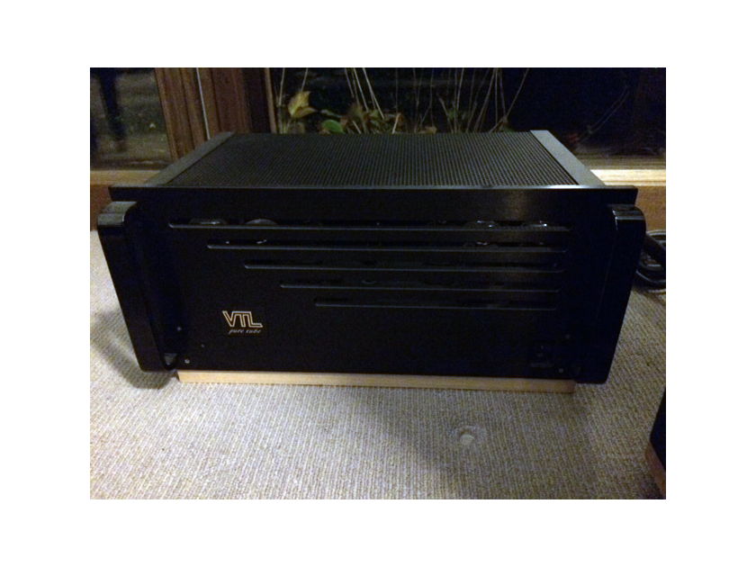 VTL MB-450 Signature Monoblocks Great Condition in Black with Amp Cages and Infini Caps