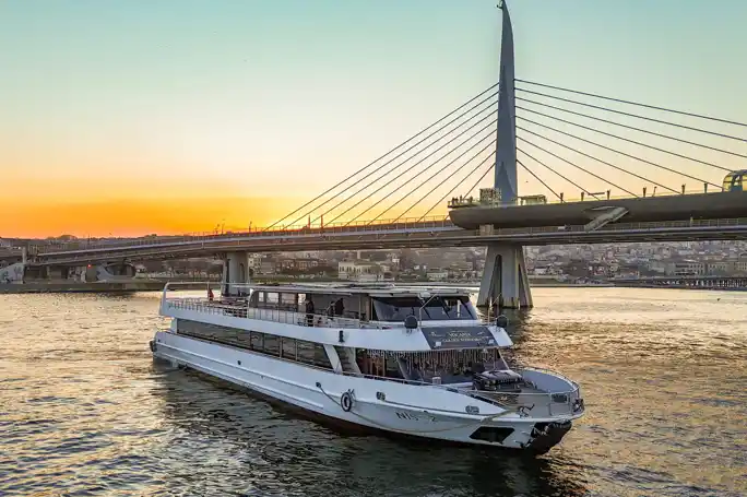 Bosphorus Dinner Cruise Turkish Night Show Alcoholic Drinks