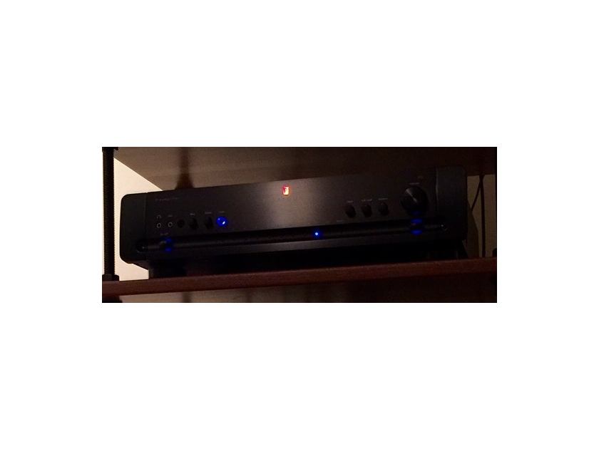 Parasound  P5 Halo Preamplifier w/DAC Like New and Perfect