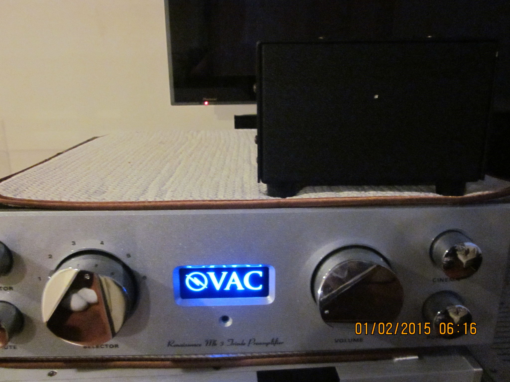 VAC Renaissance Mk 3 Preamp with MM/MC Phono Stage 2