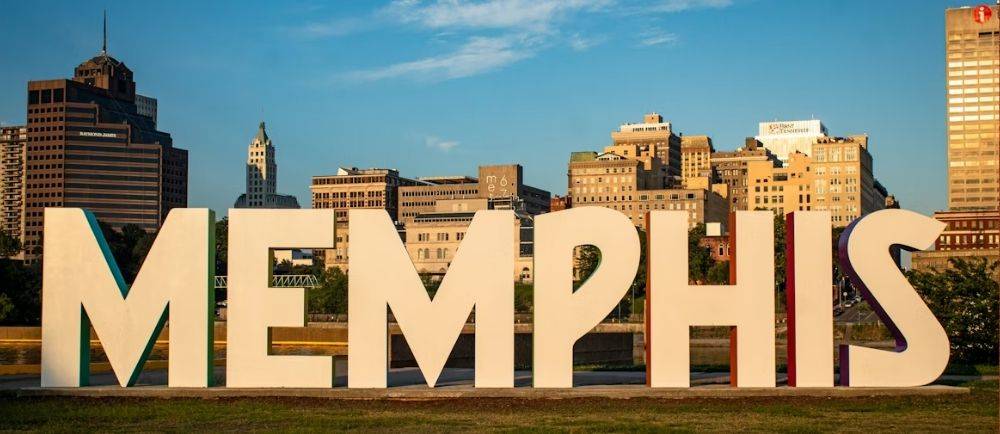 Memphis sign an skyline