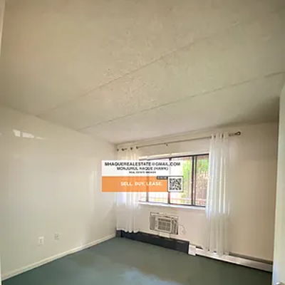 1 Bedroom in a 3 bedroom apartment available 