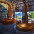 Alambics Pot Stills traditionnels en cuivre de la distillerie Isle of Raasay sur l'île de Raasay dans les Hébrides intérieures d'Ecosse
