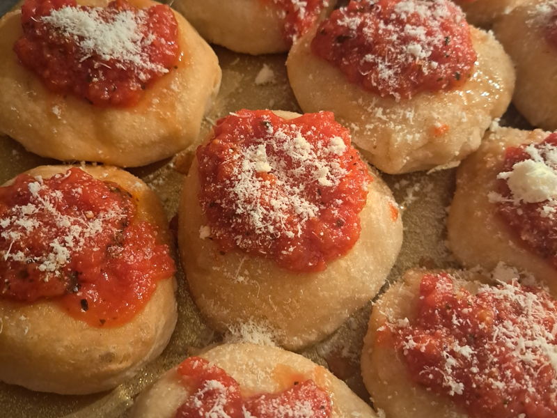 Cooking classes Desenzano del Garda: Appetizer, prosecco and ravioli: a 100% Italian experience