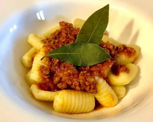 Cooking classes Bagheria: Cooking class on potato gnocchi with Sicilian meat sauce