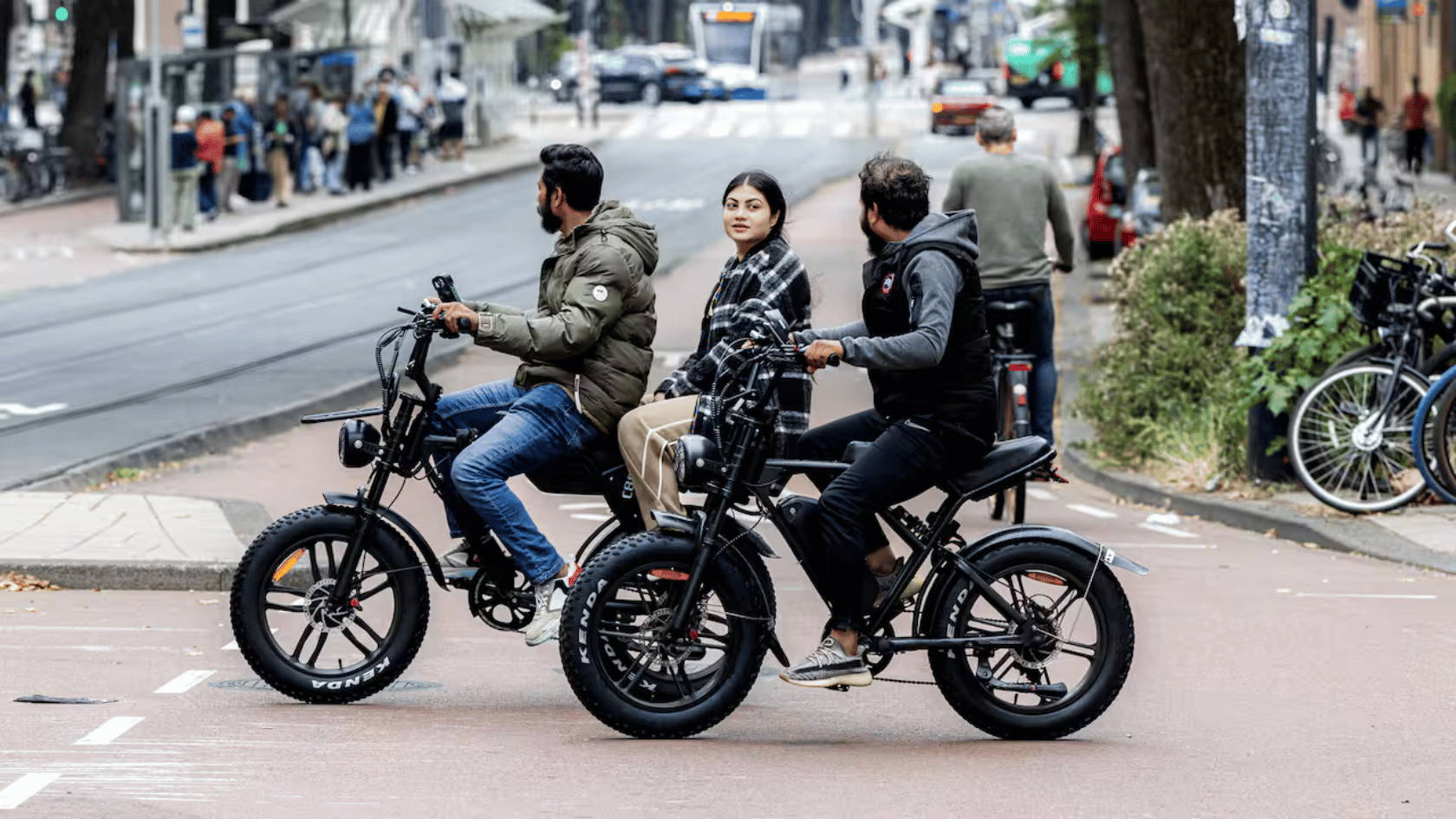 kinderen op een fatbike