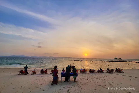 Phi Phi Sunrise Tour – Beat the Crowds