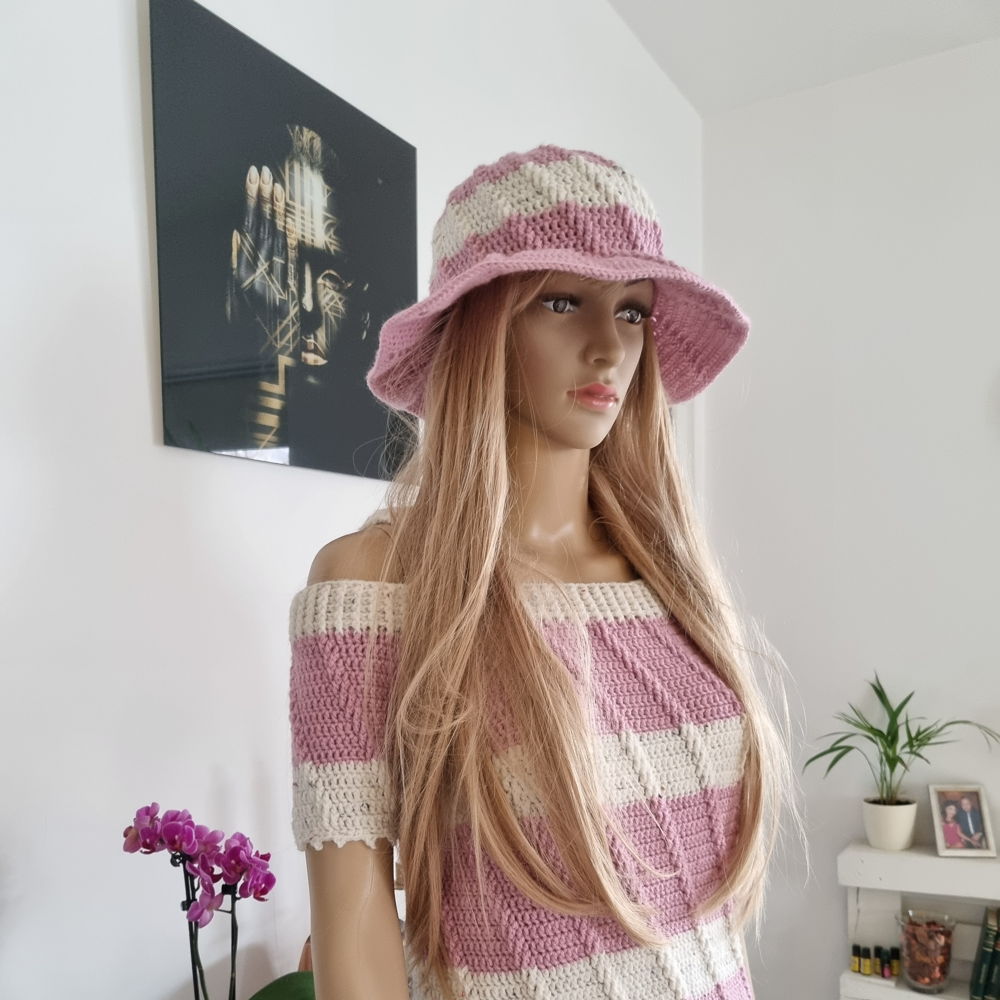 Crochet elegant hat