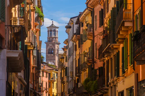 Verona Day Tour with Sirmione Lake Garda Cruise