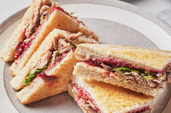 Sandwichs à la dinde et chutney aux canneberges