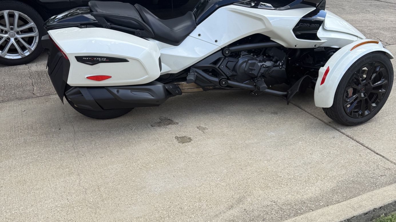 CAN-AM SPYDER RT for rent near Dallas, TX - Riders Share