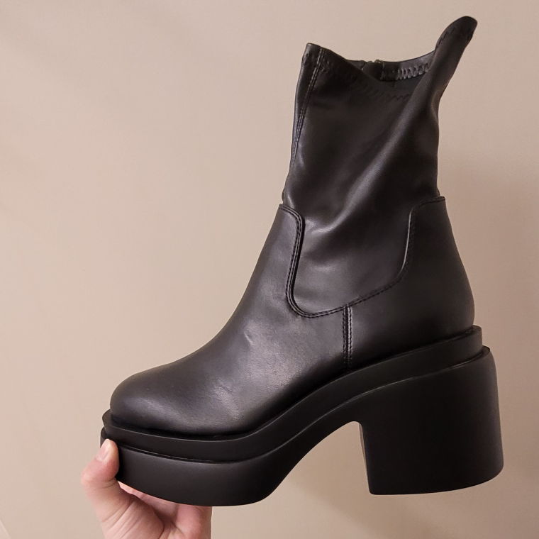 ASOS BEST CHUNKY LOW HEELED BOOTS NEW