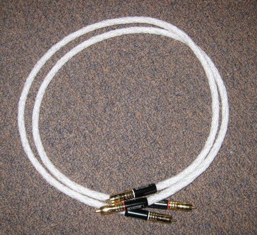 Tara Labs RSC Vector 1 Interconnect Cable. 1 Meter. RCA.