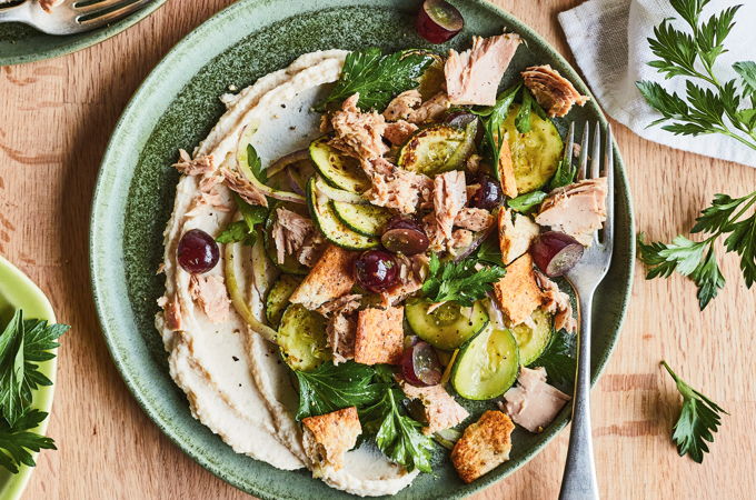 Salade de courgettes aux raisins et au thon