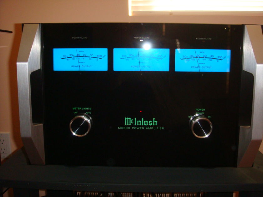 McIntosh MC-303  Power Amp Pristine 10/10 Condition, Fully functional