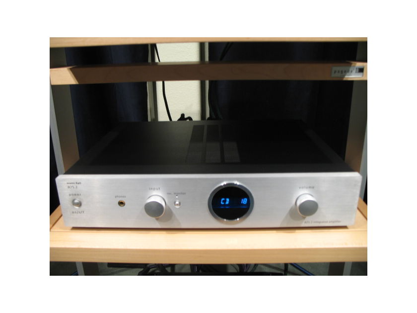 Music Hall A25.2 Integrated Amp.