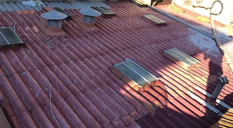 Rénovation d’une toiture en tuiles métalliques à Menton — photo 14 sur 27 — CEG TOITURE